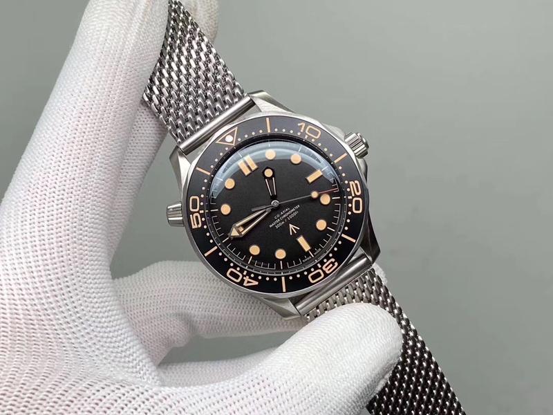 NTTD Watch 42mm No Time To Die Men Watches Automatic Movement Mechanical Montre de luxe Limited James Bond 007 Nato 300M Wristwatches, No send watch for shipping 
NTTD Watch 42mm No Time To Die Men Watches Automatic Movement Mechanical Montre de luxe Limited James Bond 007 Nato 300M Wristwatches, No send watch for shipping