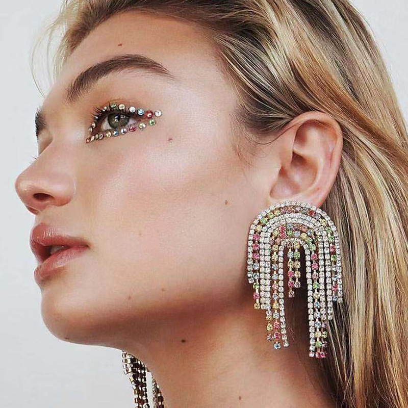 Niche creative multi-layer arched rhinestone diamond earrings women's fashion simple design earrings
Niche creative multi-layer arched rhinestone diamond earrings women's fashion simple design earrings