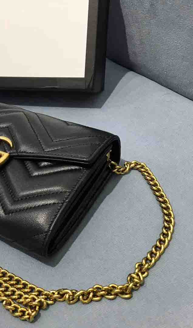 Classic Fashion Ladies Metal Chain Bag Shoulder crossbody Bag Leather Embroidered Thread Handbag
Classic Fashion Ladies Metal Chain Bag Shoulder crossbody Bag Leather Embroidered Thread Handbag