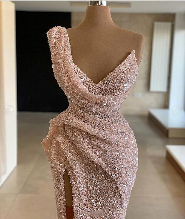 Pretty Sparkle Nude Pink Sequin Mermaid Prom Dresses Sexy High Side Split Long Evening Gowns One Shoulder Ruffles Party Dress 2020