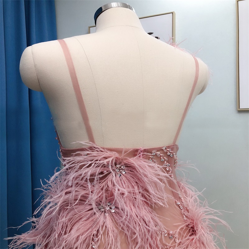Sexy Backless Pink Short Evening Dresses Custom Made Sheath Beaded Appliqued Lace Feather Prom Dress Ruched Spaghetti Strap Pageant Gown