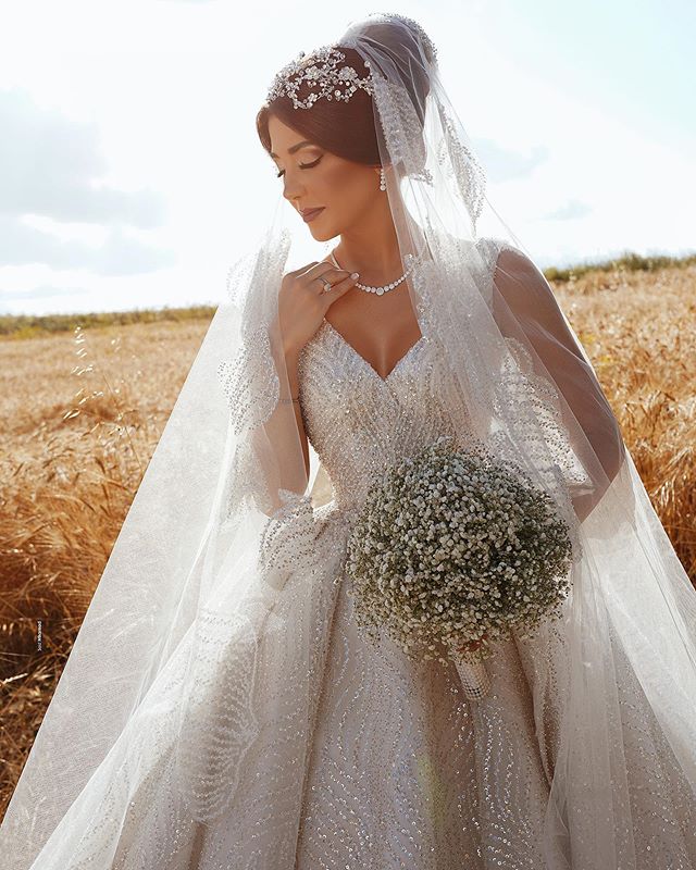 2020 Arabian Sparkle Wedding Dresses V Neck Sequined Luxury Long Bridal Gowns robe de mariée Middle East Vintage Wedding Dress
