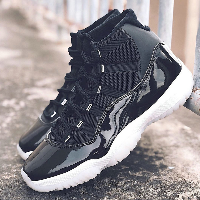 2020 Jumpman 11 XI 25th Anniversary With Real Carbon Fiber 11s Mens Basketball Shoes Top Quality Black Multi White Sport Trainers Sneakers
2020 Jumpman 11 XI 25th Anniversary With Real Carbon Fiber 11s Mens Basketball Shoes Top Quality Black Multi White Sport Trainers Sneakers