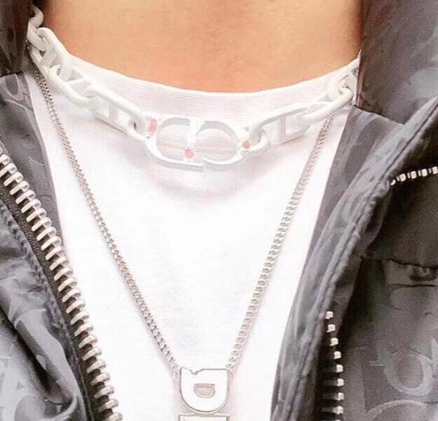 Daniel Arsham design jewelry resin Bracelet logo necklace fashion simple men's and women's letter gemstone necklace
Daniel Arsham design jewelry resin Bracelet logo necklace fashion simple men's and women's letter gemstone necklace