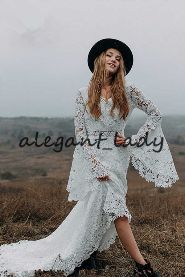 French Macrame Lace Wedding Dresses with Long Bell Sleeves 2023 V-neck Backless Bohemain Country Beach Hippie Bride Dress