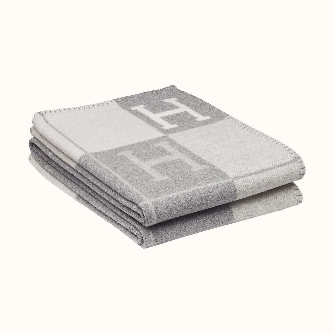 Cashmere Throw Luxury Blanket Super Soft Cozy Modern Elegant All Season Fleece Blanket for Sofa/Bed/Camping Couch/Chair Plaid-Gray
Cashmere Throw Luxury Blanket Super Soft Cozy Modern Elegant All Season Fleece Blanket for Sofa/Bed/Camping Couch/Chair Plaid-Gray