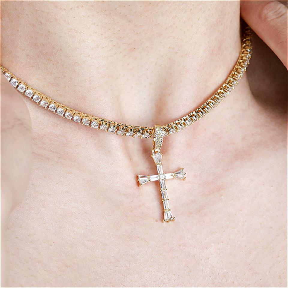 18K Real Gold Plated Iced Out Cubic Zirconia Cross Pendant Chain Necklace Personalized CZ Diamond Hip Hop Rapper Jewelry Gifts for Men Women
18K Real Gold Plated Iced Out Cubic Zirconia Cross Pendant Chain Necklace Personalized CZ Diamond Hip Hop Rapper Jewelry Gifts for Men Women