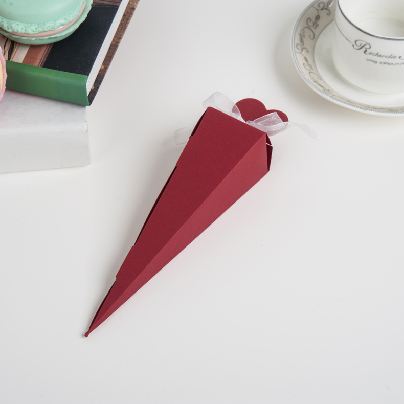 50pcs Solid Color Wedding Candy Box Cone Shape Gift Packaging Boxes Bag Christmas Event Candy Paper Boxes Supplies