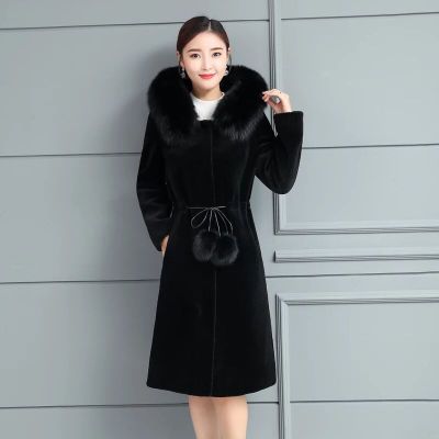 Winter imitation jacket noble 2020 new middle-aged women' autumn winter Thicken Warm faux fur coat mid-length parka, Black
Winter imitation jacket noble 2020 new middle-aged women' autumn winter Thicken Warm faux fur coat mid-length parka, Black