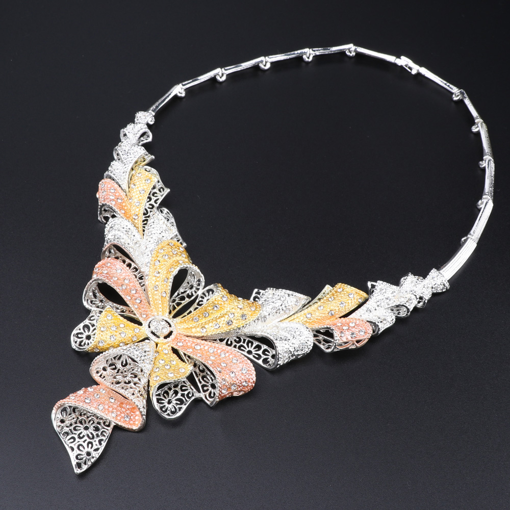 Exquisite Dubai Women's Crystal Necklace Earrings Ring Bracelet Trendy Nigerian Wedding Jewelry Set Popular