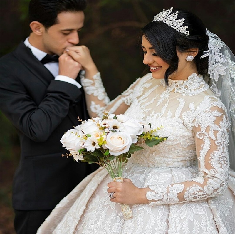 Plus Size 2020 High Neck Wedding Dresses Long Sleeves Appliqued Lace Bridal Gowns Elegant Custom Made Newest Large Church Wedding Dress