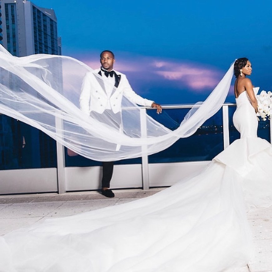 Mermaid Tiered Classy Wedding Dresses Strapless Neck Sleeveless Plus Size Cathedral Train Bridal Gowns Tulle Trumpet Robe De Marie