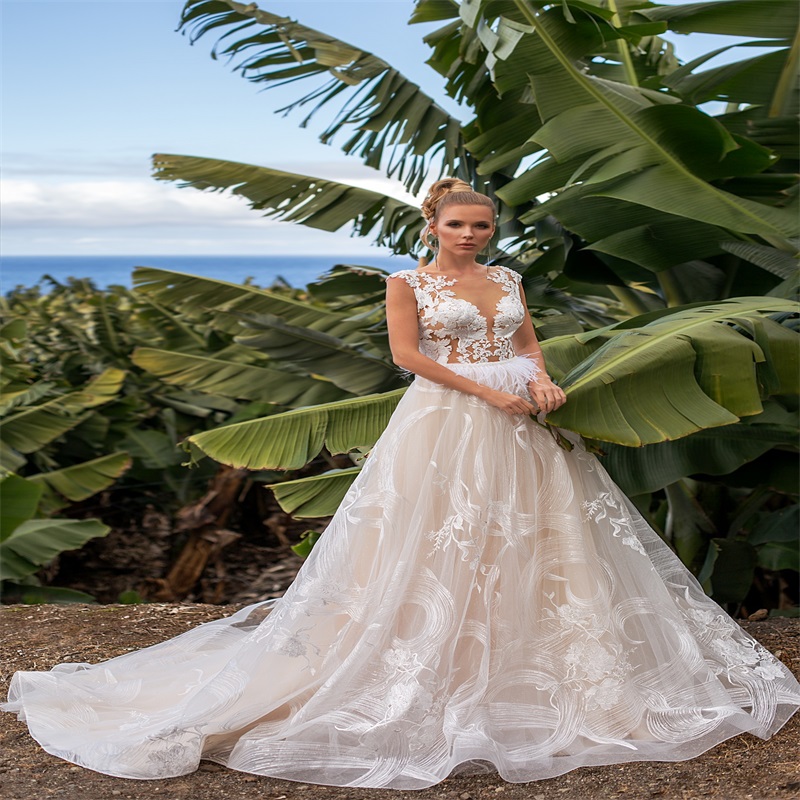 Plus Size 2020 Newest Beach Wedding Dresses Sleeveless Feather Appliqued Lace A Line Wedding Gown Custom Made Bridal Dress Robes De Mariée