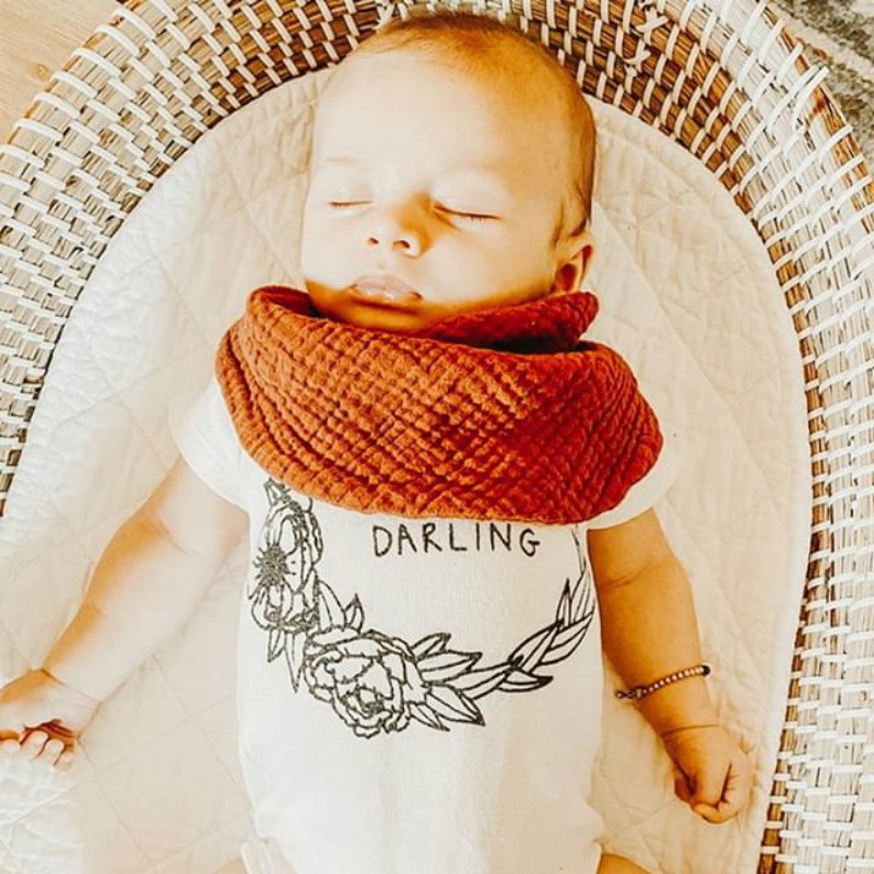 15629 Infant Baby Cotton Gauze Scarf Bib Double Drool Scarf Adjustable Triangle Organic Baby Bandana Scarves Bibs with Snaps