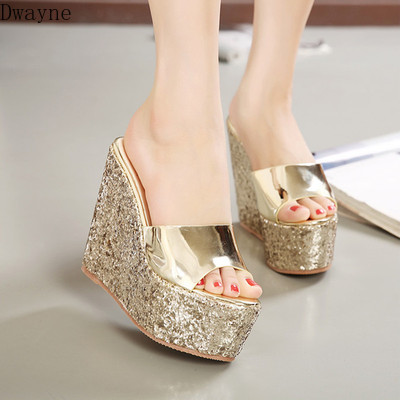 2020 summer new thick-soled super slope with sequins one-shaped open toe fish mouth slippers women, Silver
2020 summer new thick-soled super slope with sequins one-shaped open toe fish mouth slippers women, Silver