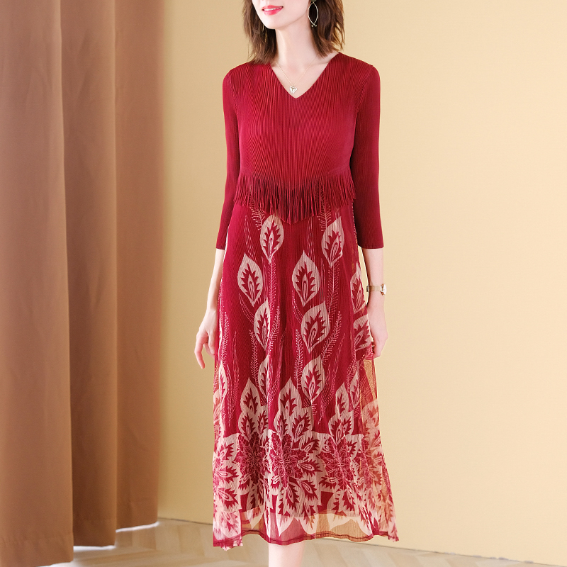 Plus Size Dress Autumn For Women 45-75kg 2020 New Fashion Printed V Neck Three Quarter Sleeve Elastic Miyake Pleated Dress, Burgundy
Plus Size Dress Autumn For Women 45-75kg 2020 New Fashion Printed V Neck Three Quarter Sleeve Elastic Miyake Pleated Dress, Burgundy