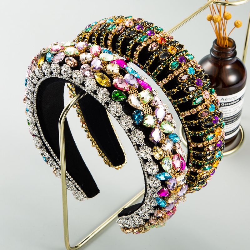 Palace style luxury rhinestone-inlaid hair band women's velvet Baroque wide edge thickened sponge hair accessories
Palace style luxury rhinestone-inlaid hair band women's velvet Baroque wide edge thickened sponge hair accessories