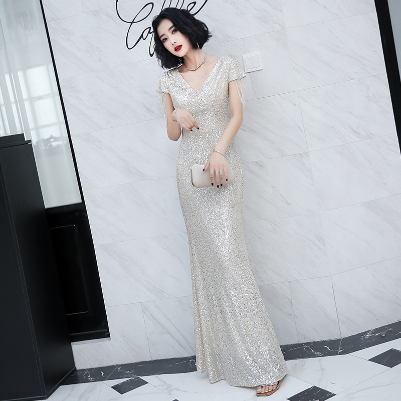 2020 Exquisite Sequins Bling Up Ball Qipao Slim Tight Sexy Evening Party Gown Temperament Fairy Dress Abito Da Sera
2020 Exquisite Sequins Bling Up Ball Qipao Slim Tight Sexy Evening Party Gown Temperament Fairy Dress Abito Da Sera
