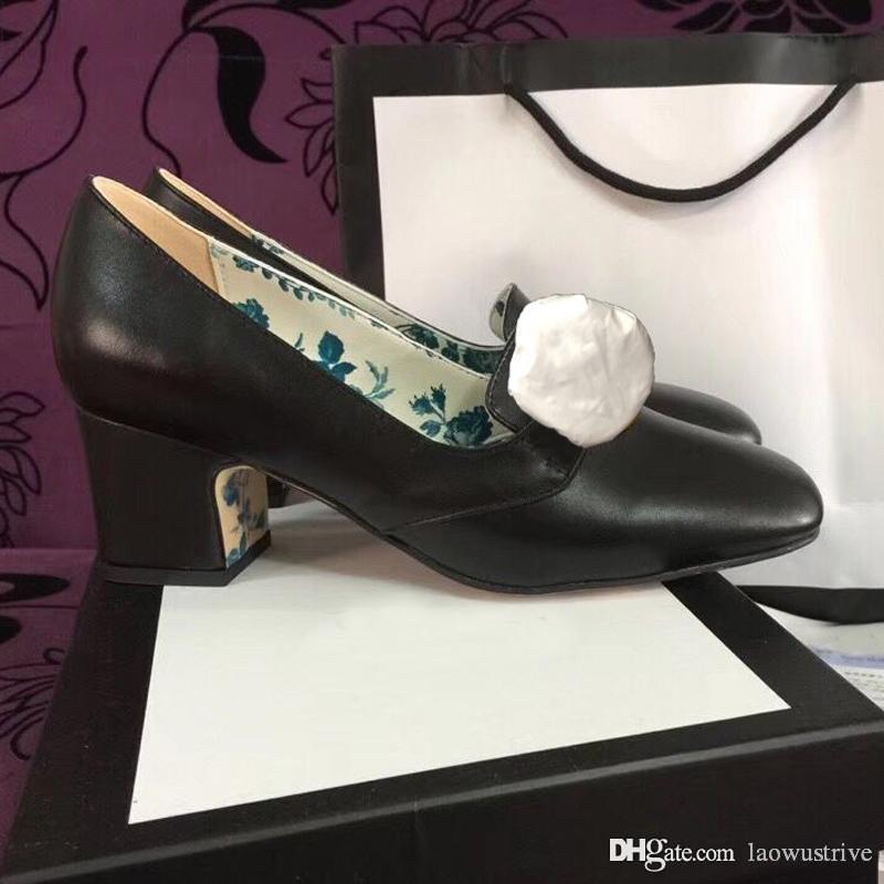 Classic Mid heeled boat shoes luxury Designer leather Occupation high heels Shoes Round head Metal Button woman Dress shoes Large size 34-41, Black
Classic Mid heeled boat shoes luxury Designer leather Occupation high heels Shoes Round head Metal Button woman Dress shoes Large size 34-41, Black