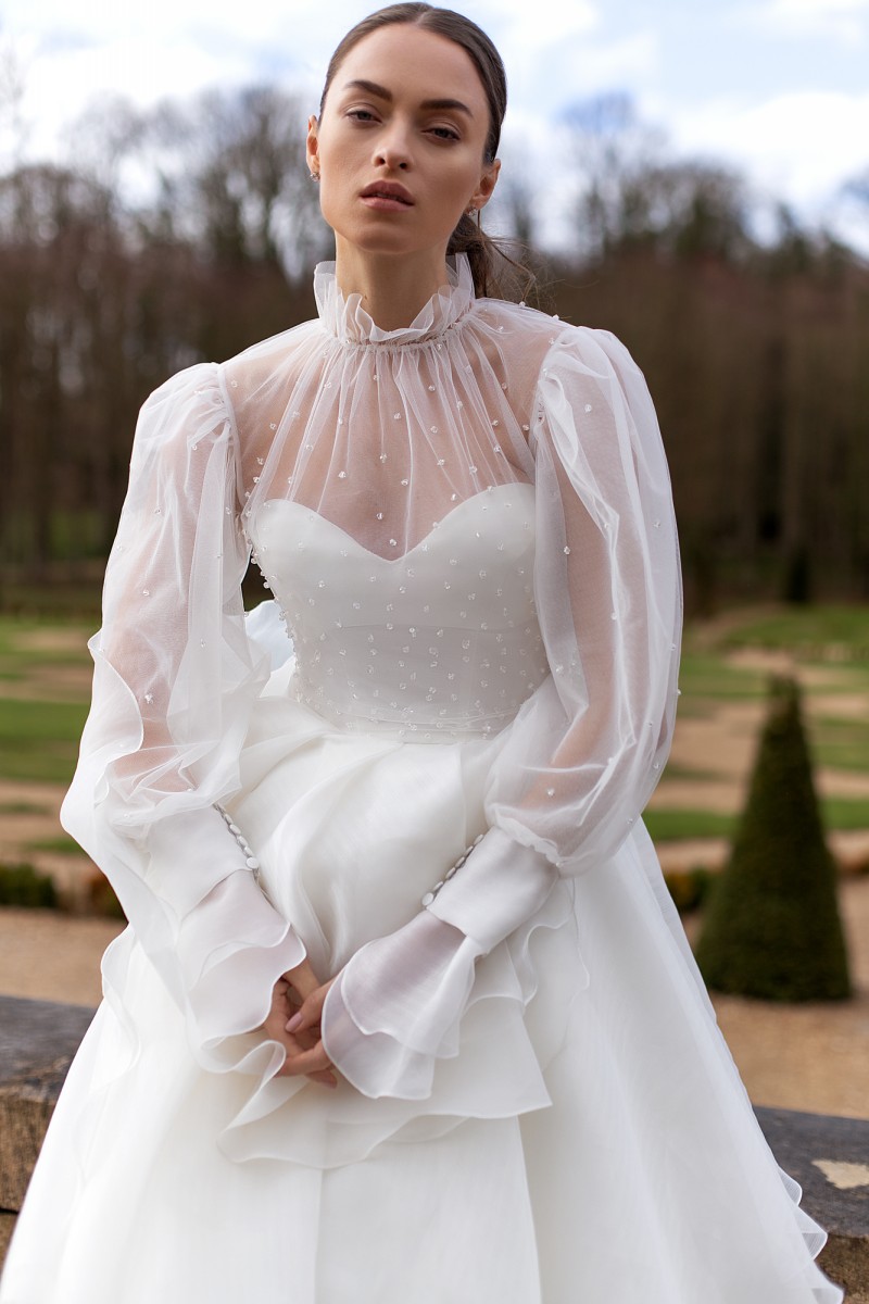 A Fashion E Beaded Wedding Dresses High Neck Long Sleeves Tiered Bridal Gowns Sweep Train Organza Robe De Mari E