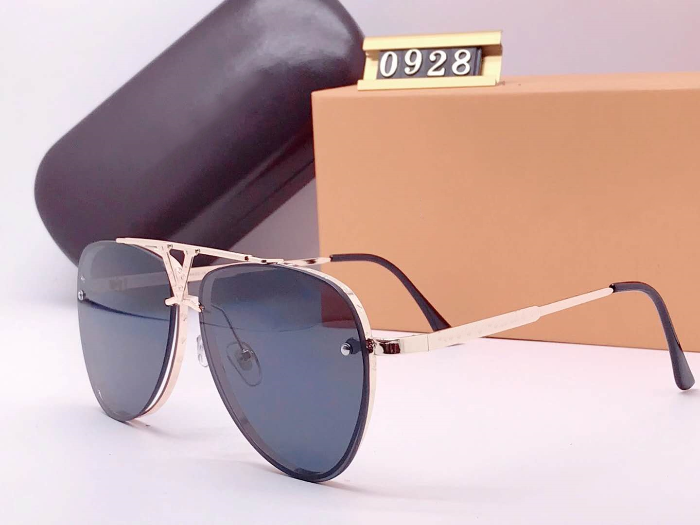 Summer Womens Men Sunglasses Fashion Woman Sunglasses Adumbral Goggle Glasses UV400 C 0928 6 Color Highly Quality with Box
Summer Womens Men Sunglasses Fashion Woman Sunglasses Adumbral Goggle Glasses UV400 C 0928 6 Color Highly Quality with Box