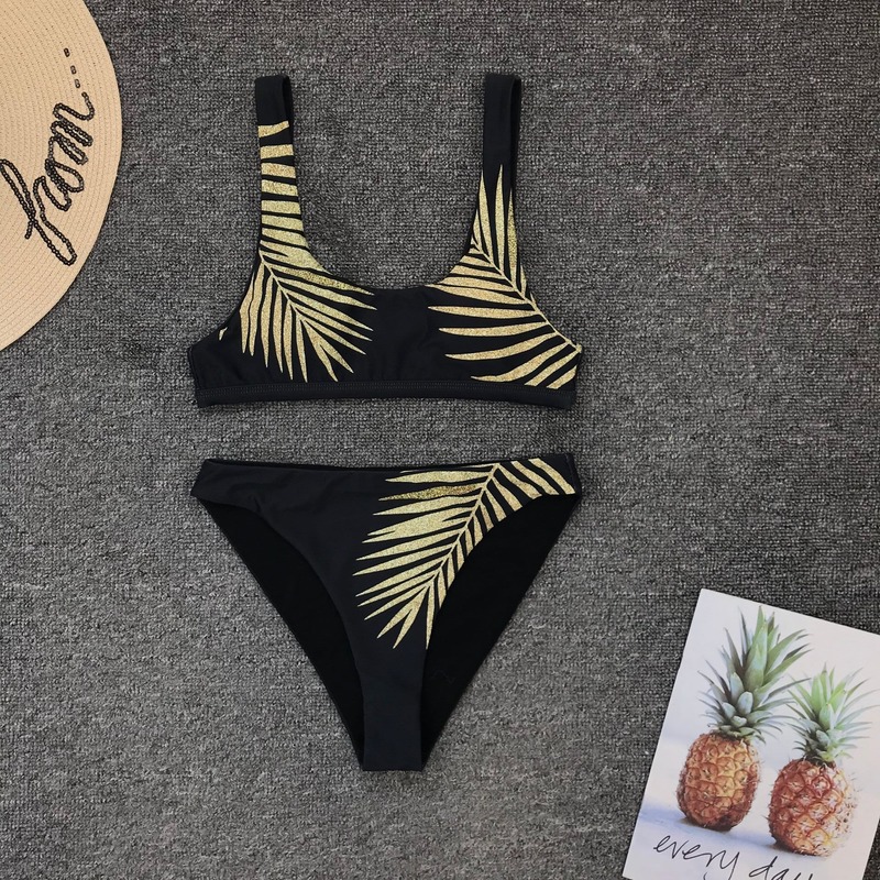 2020 new split swimsuit gold leaf print sexy push-ups style bikini set floral backless Brazilian bikini swimsuit beach, Rose red
2020 new split swimsuit gold leaf print sexy push-ups style bikini set floral backless Brazilian bikini swimsuit beach, Rose red