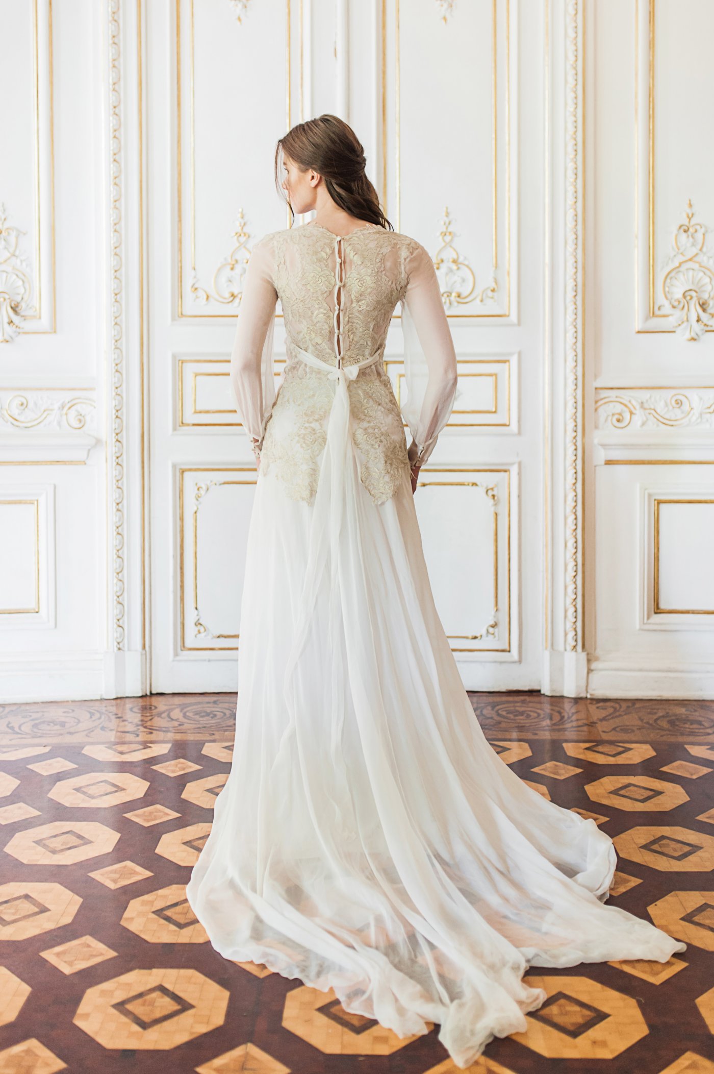 2020 Vintage Wedding Dresses Long Sleeve V Neck Sweep Train Robes De Mariée Lace Applique Wedding Dress Two Piece Bridal Gowns