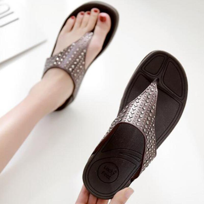 Women Shoes Comfort Indoor anti-skid Beach Slippers Summer new Fashion Rhinestones Flip Flops Ladies Shoes Wedge slippers sh477, Black
Women Shoes Comfort Indoor anti-skid Beach Slippers Summer new Fashion Rhinestones Flip Flops Ladies Shoes Wedge slippers sh477, Black