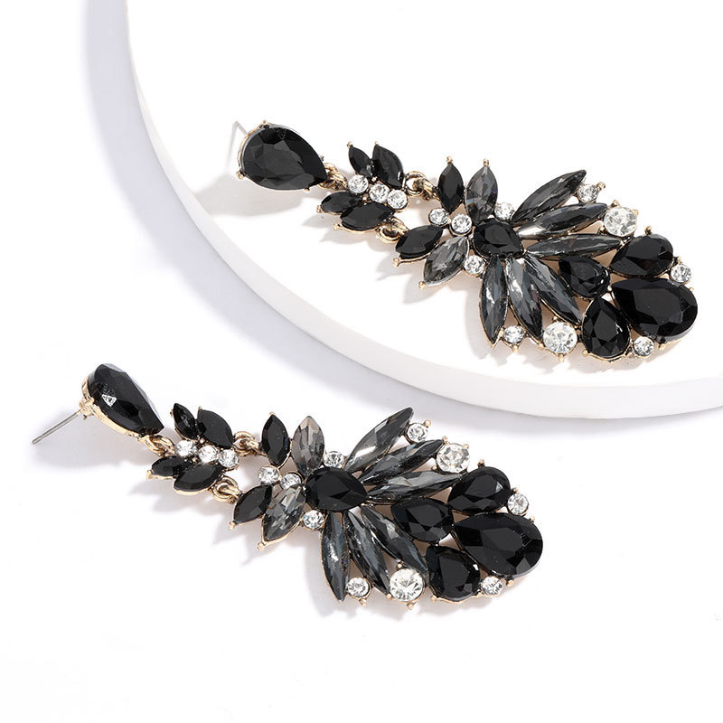 Fashion style exaggerated multi-layer alloy rhinestone glass Diamond diamond earrings Women's Super Flash full diamond earrings cold wind
Fashion style exaggerated multi-layer alloy rhinestone glass Diamond diamond earrings Women's Super Flash full diamond earrings cold wind