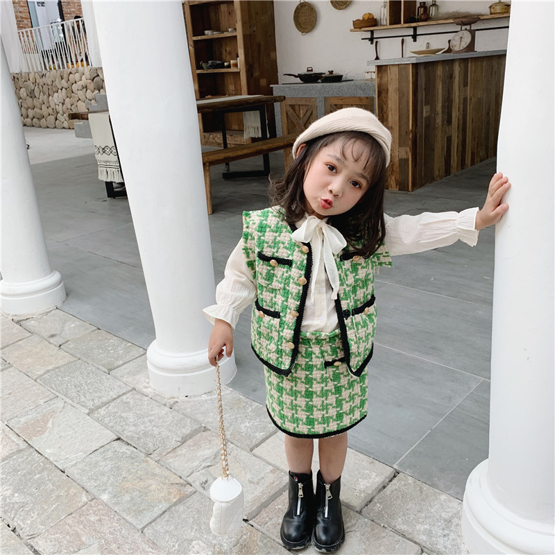 2020 Autumn New Arrival Korean style clothing sets plaid vest with mini skirt fashion princess suit for sweet baby girls, Green
2020 Autumn New Arrival Korean style clothing sets plaid vest with mini skirt fashion princess suit for sweet baby girls, Green
