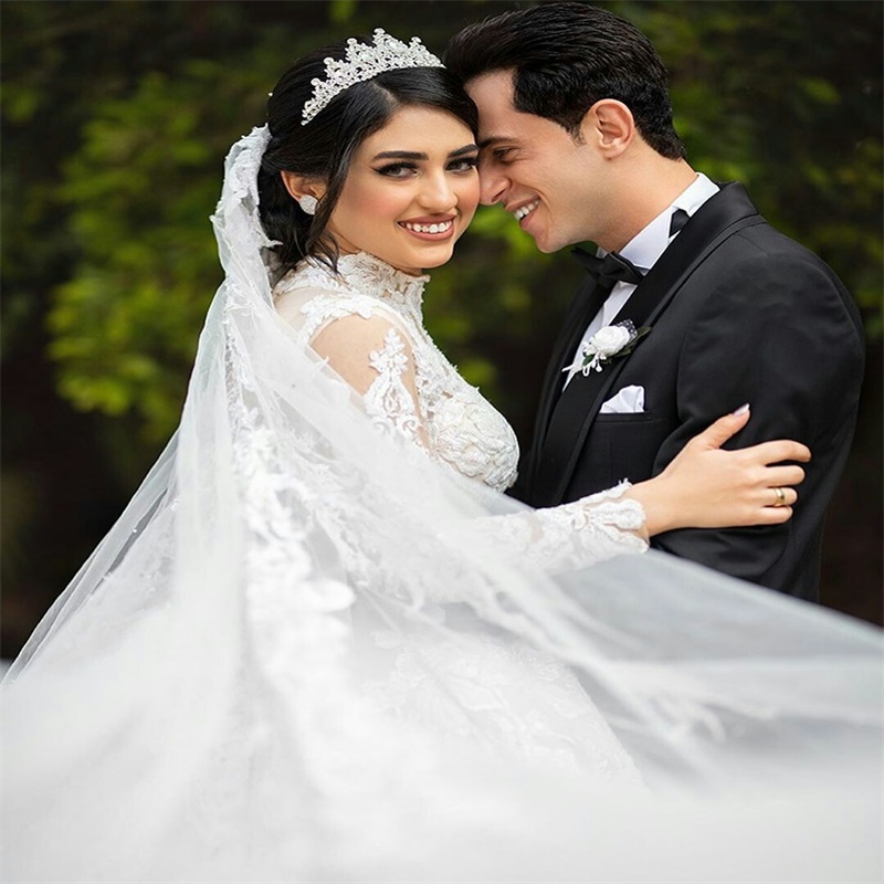 Plus Size 2020 High Neck Wedding Dresses Long Sleeves Appliqued Lace Bridal Gowns Elegant Custom Made Newest Large Church Wedding Dress