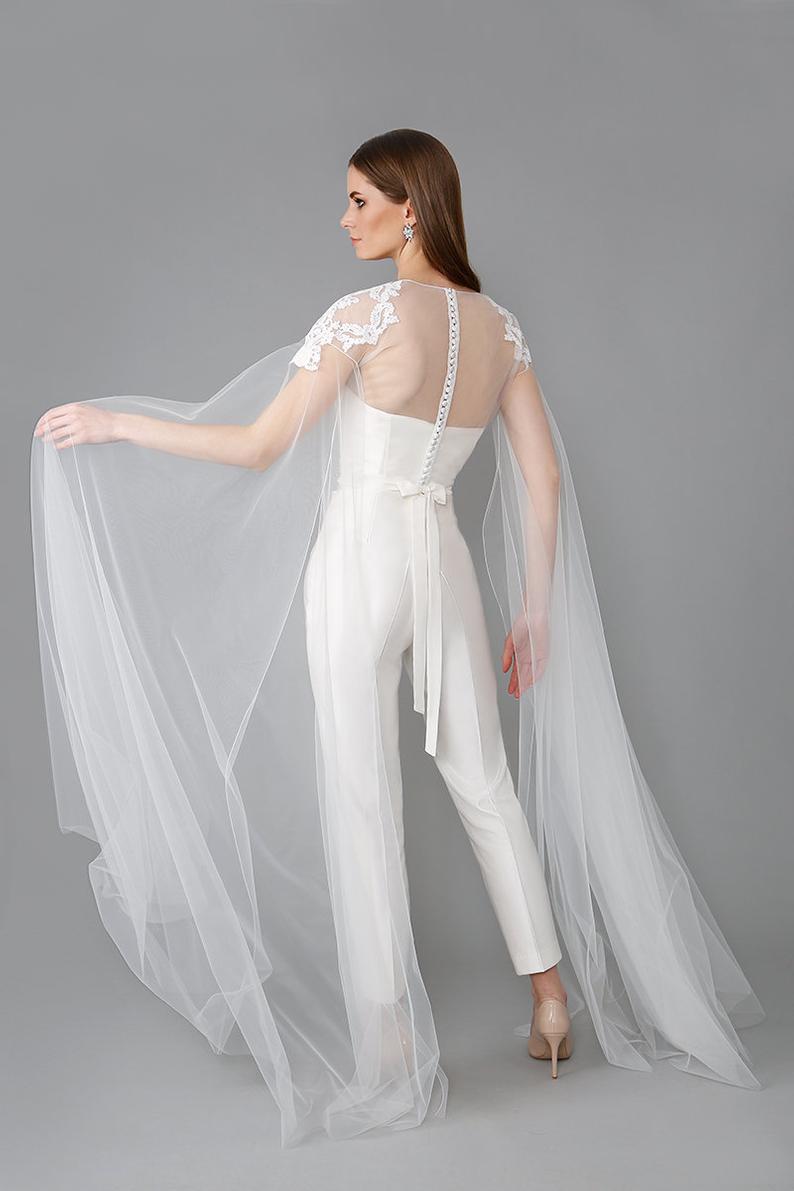 2020 New Shawl Tulle Wraps Lace Appliqued Wedding Shawl High Quality Button Back Cheap Shawls Free Shipping