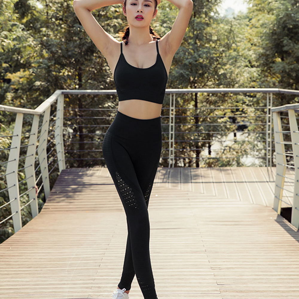 Hot style hollow fashion quick-drying sports bra set seamless shark yoga suit women's fitness breathable sports sexy high waist sportswear, Grey
Hot style hollow fashion quick-drying sports bra set seamless shark yoga suit women's fitness breathable sports sexy high waist sportswear, Grey