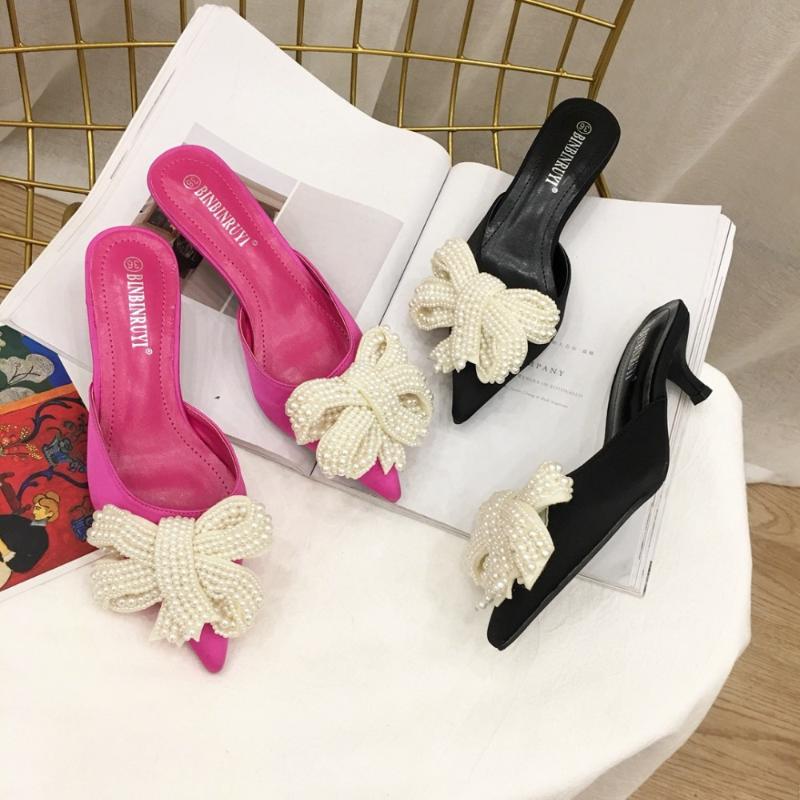 Luxury Big bow beading slippers woman flipflops shoes pointy slip on stiletto european ladies pearl mules slides heels pantuflas, Black
Luxury Big bow beading slippers woman flipflops shoes pointy slip on stiletto european ladies pearl mules slides heels pantuflas, Black