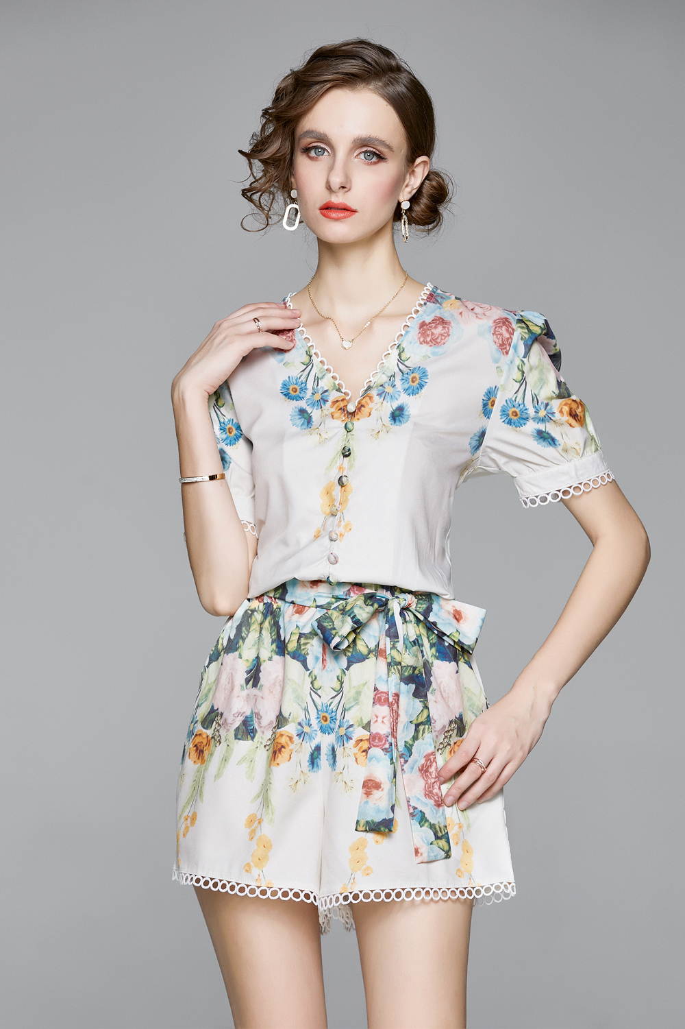 Wholesale Summer Runway 2pcs Womens Ladies Sets Vintage Floral Print V Neck Short Sleeve Bow Top Shirt Blouse Shorts Tracksuits Outfits, Multi
Wholesale Summer Runway 2pcs Womens Ladies Sets Vintage Floral Print V Neck Short Sleeve Bow Top Shirt Blouse Shorts Tracksuits Outfits, Multi