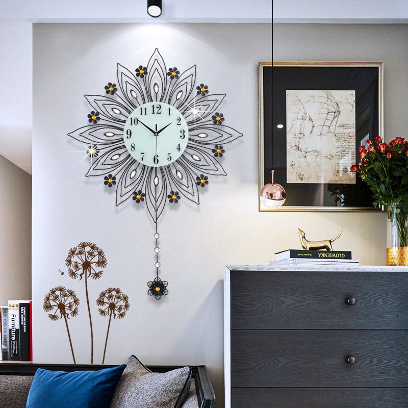 Creative simple rural style mute metal wall clock, living room fashion European home decoration iron quartz clock
Creative simple rural style mute metal wall clock, living room fashion European home decoration iron quartz clock