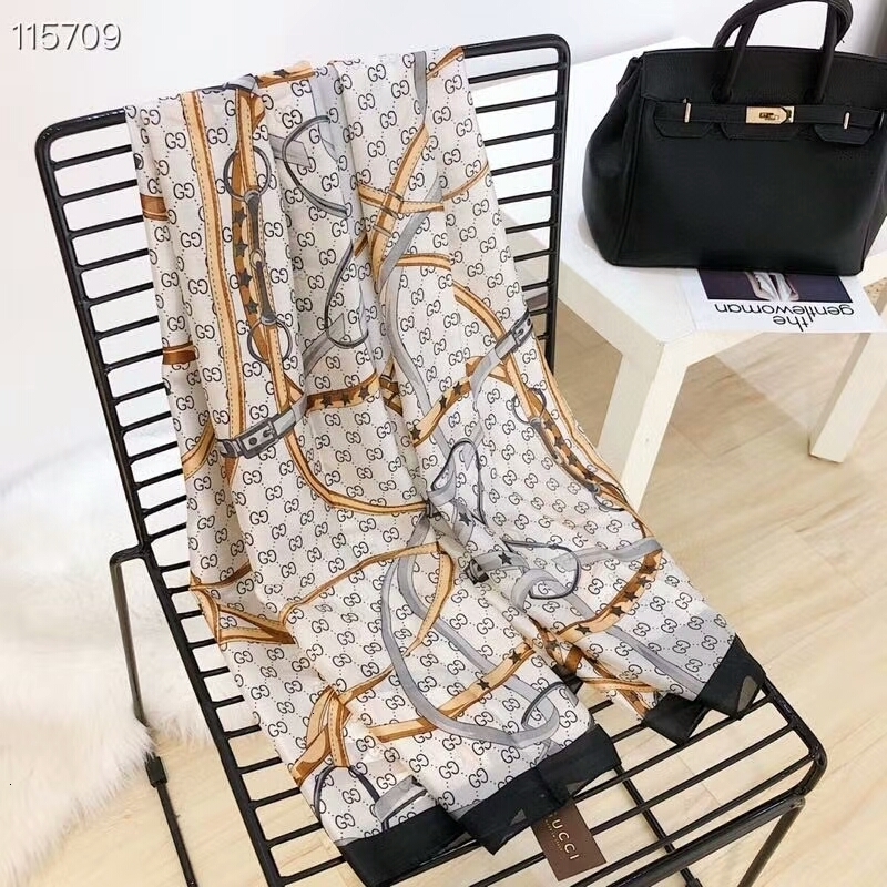 Famous Brand Designer Letter Pattern Scarf Luxury Women Gift High quality Spring Autumn Silk Scarves Long Shawl Scarfs size 180*90CM
Famous Brand Designer Letter Pattern Scarf Luxury Women Gift High quality Spring Autumn Silk Scarves Long Shawl Scarfs size 180*90CM