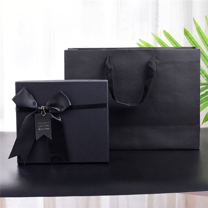 EMS 50PCS Modern High grade Kraft Paper Box DIY Wedding Favor Valentine's Gift Box Cake Candy gift Packaging With Ribbon
EMS 50PCS Modern High grade Kraft Paper Box DIY Wedding Favor Valentine's Gift Box Cake Candy gift Packaging With Ribbon