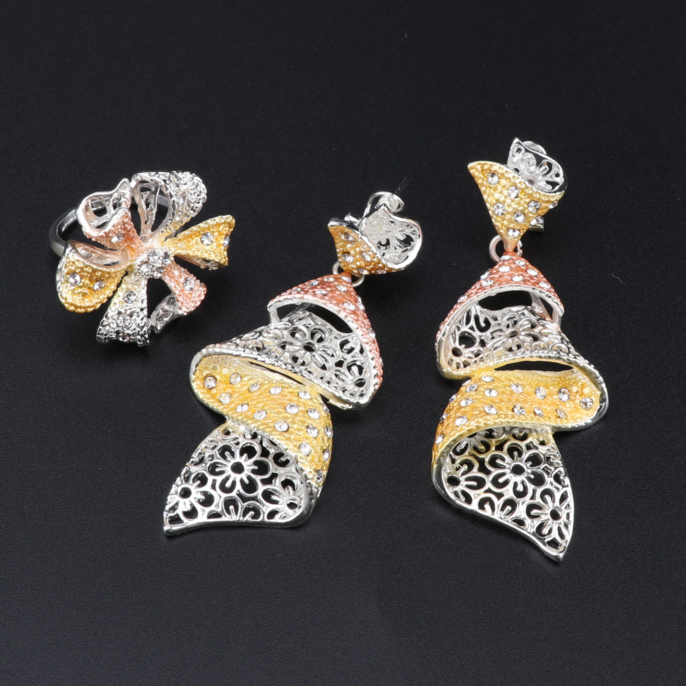 Exquisite Dubai Women's Crystal Necklace Earrings Ring Bracelet Trendy Nigerian Wedding Jewelry Set Popular
