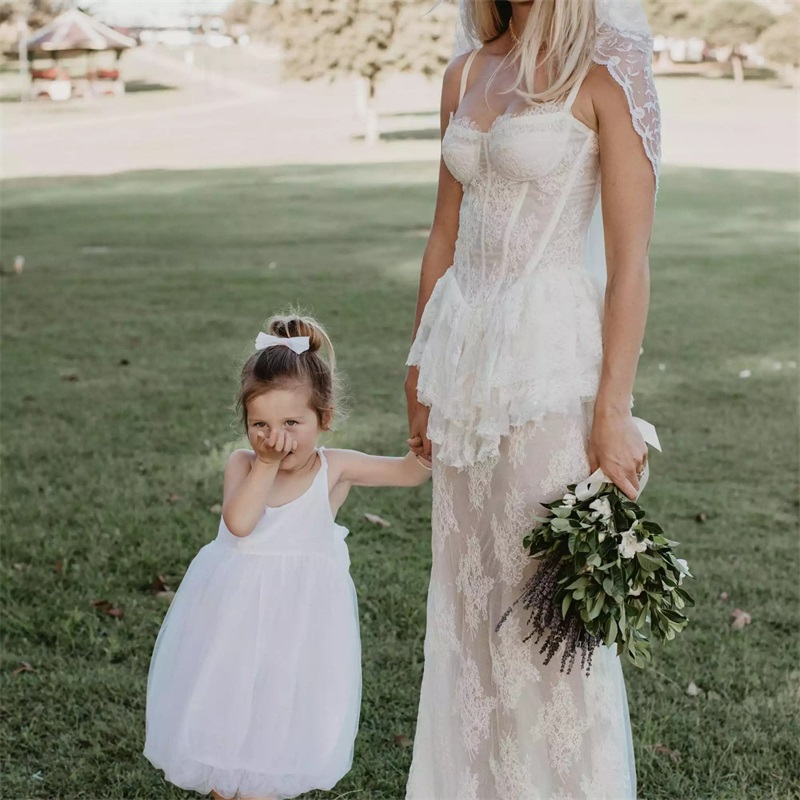 Bohemia Wedding Dresses Boho Sexy Spaghetti Strap Appliqued Lace Tiered Bridal Gowns Elegant Custom Made Sleeveless Beach Wedding Dress