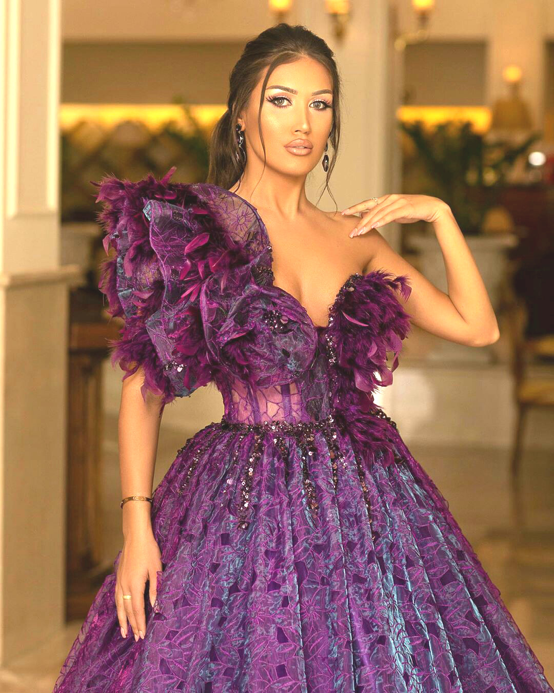 Purple Sequins A Line Prom Dresses One Shoulder Ruffles Evening Gowns Sparkly Lace Appliques Sweep Train Fashion Party Dress