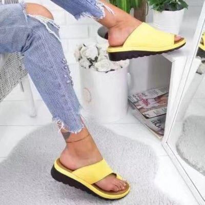 Outside wearing leather tow slope with toe sandals and slippers female large size Y200620
