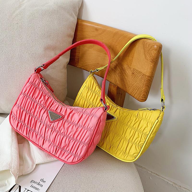 2020 New Fashion Female Bag Famous Designer Design Ladies French Bread Mini Shoulder Bag Nylon Retro Fashion Handbag, Pink
2020 New Fashion Female Bag Famous Designer Design Ladies French Bread Mini Shoulder Bag Nylon Retro Fashion Handbag, Pink