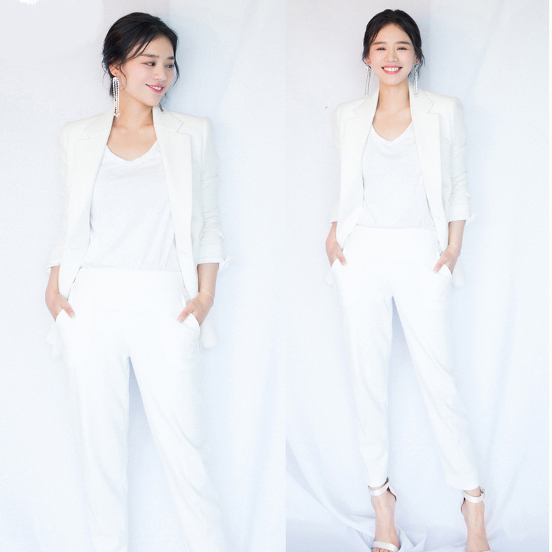 New fashion star with the same white suit temperament explosion style high quality wild suit 2 piece women plus size
New fashion star with the same white suit temperament explosion style high quality wild suit 2 piece women plus size