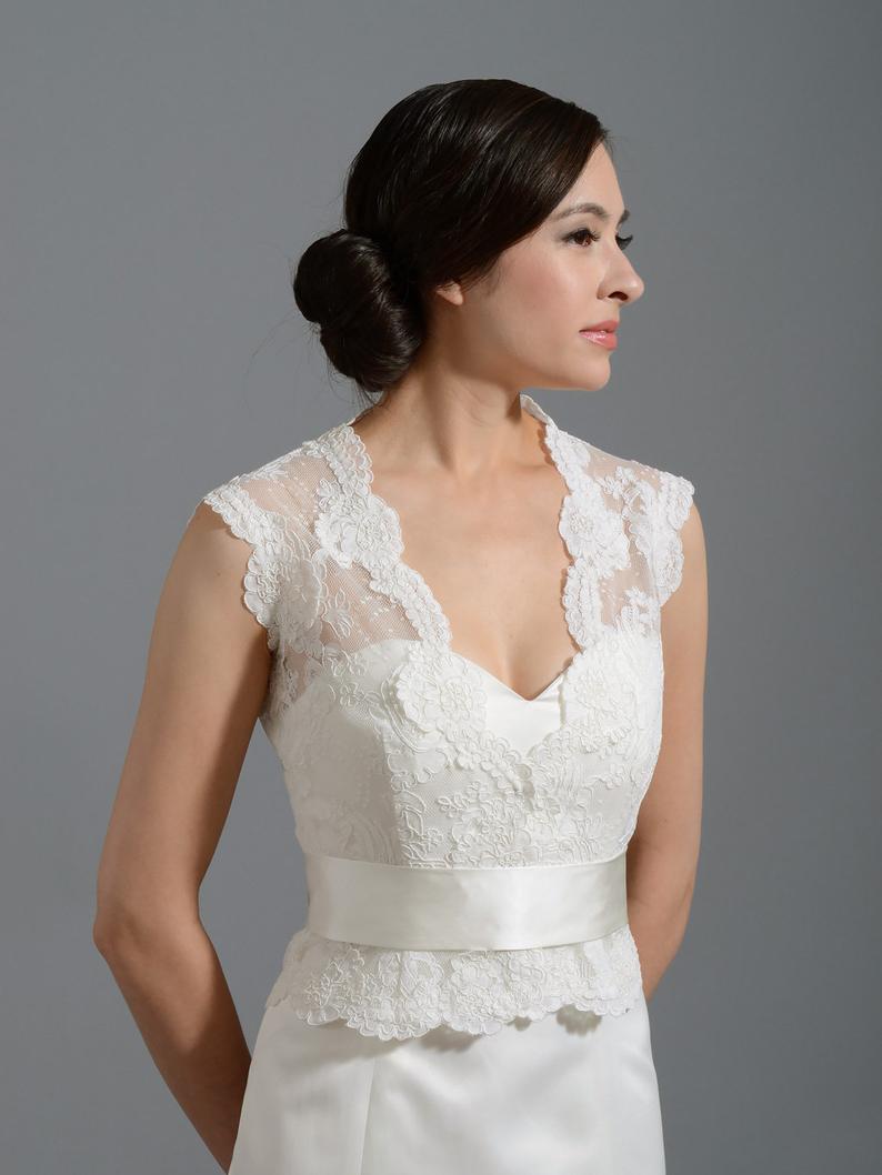 Lace Applique Bridal Wraps with A Ribbon Bolero For Wedding Dresses Custom Made Button Back Short Sleeve Jacket