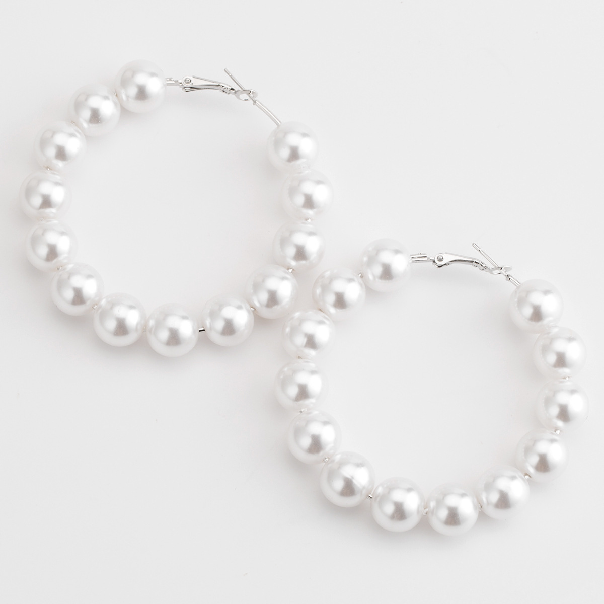 Ear ring multi-layer imitation pearl earrings women's fashion LIN Net Red simple
Ear ring multi-layer imitation pearl earrings women's fashion LIN Net Red simple