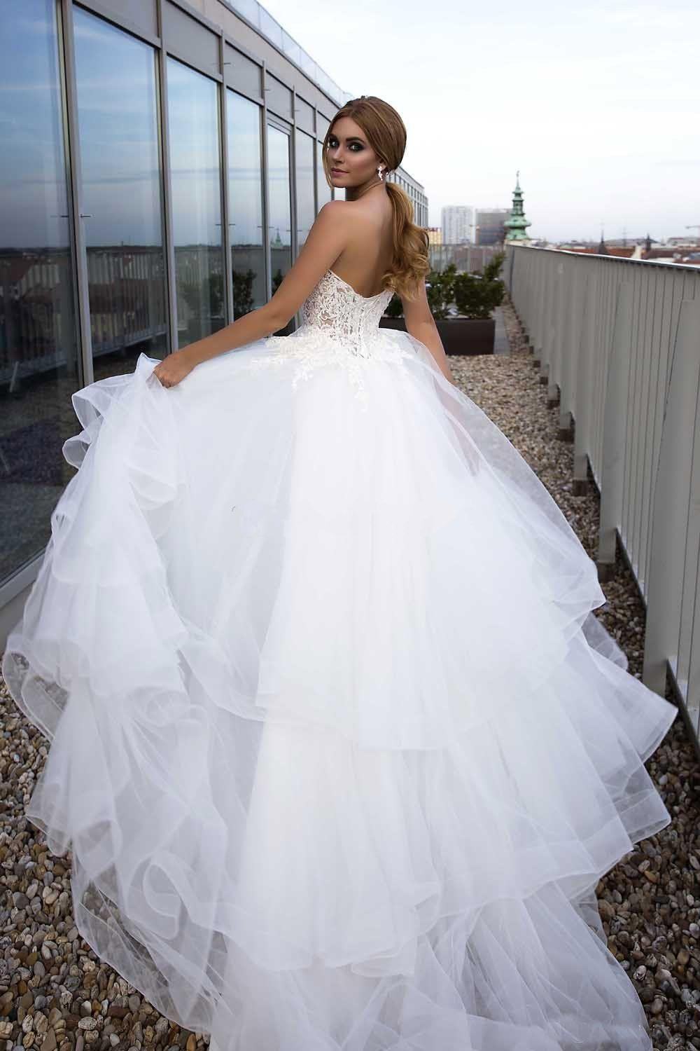 Country Sweetheart A Line Wedding Dress Sleeveless Lace Appliques Bridal Gowns Court Train Vestidos De Noiva