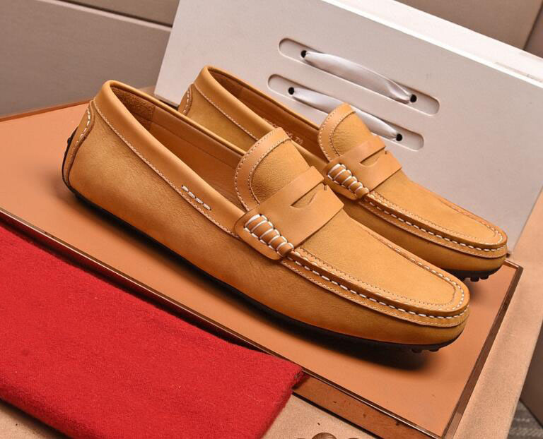 Luxury Tops T0d Mens Gommino Loafers Wearproof Dress Italian Designer Formal Deerskin Leather Office For Male Shoes Size 38-45, With brand logo+dust bag+ card+ box
Luxury Tops T0d Mens Gommino Loafers Wearproof Dress Italian Designer Formal Deerskin Leather Office For Male Shoes Size 38-45, With brand logo+dust bag+ card+ box