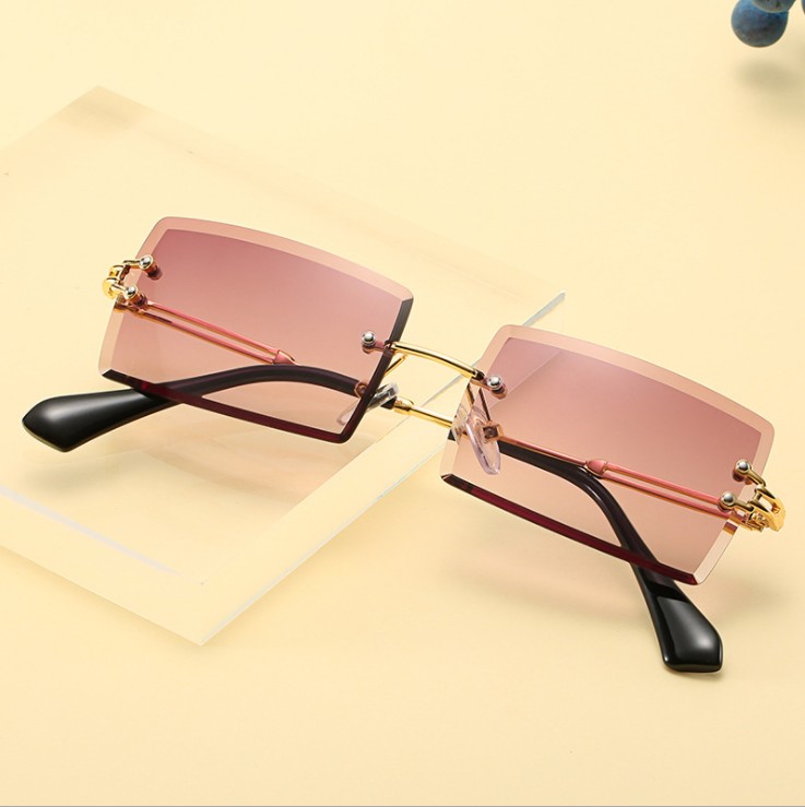 Vintage Frame Big Sun Glasses High Quality Retro Alloy Brand Designer Square Sunglasses
Vintage Frame Big Sun Glasses High Quality Retro Alloy Brand Designer Square Sunglasses