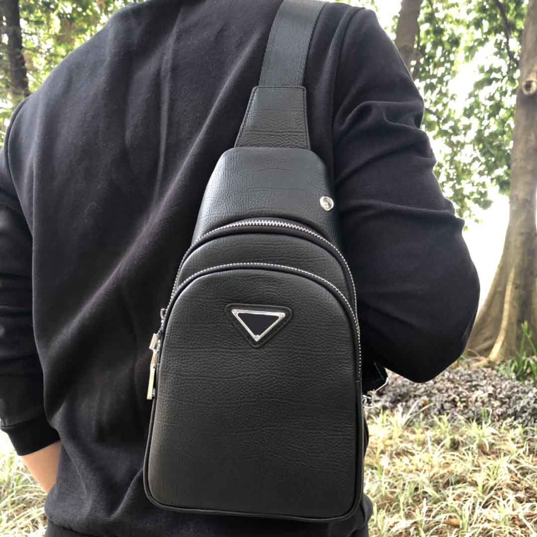 High-end quality new arrival Classic fashion Men messenger bags cross body bag school bookbag Genuine leather shoulder bag purse 17x29x6.5cm, Black
High-end quality new arrival Classic fashion Men messenger bags cross body bag school bookbag Genuine leather shoulder bag purse 17x29x6.5cm, Black